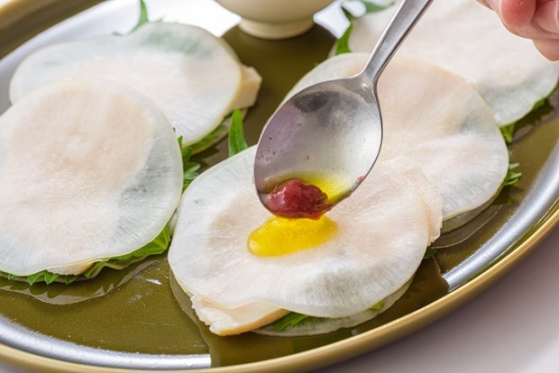 recipe_101_tori_ham_ume_carpaccio8.jpg