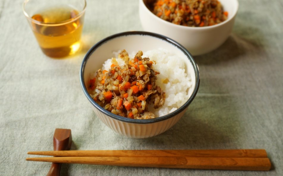 期限切れ前に缶詰活用！　ごはんのお供に鯖と皮付きごぼうのふりかけ